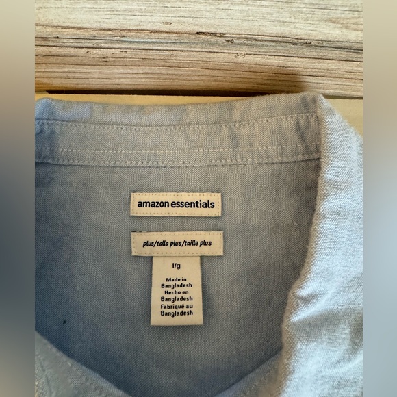 Amazon Essentials button down - Picture 2 of 2